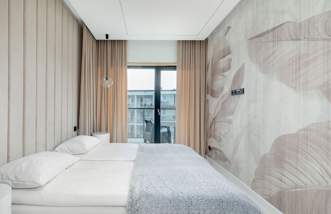 Beachside Apartment by Renters - Photo 2