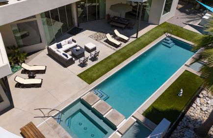 Pool • Hot Tub • Views Luxury Design Villa Valentina by AvantStay - Foto 83