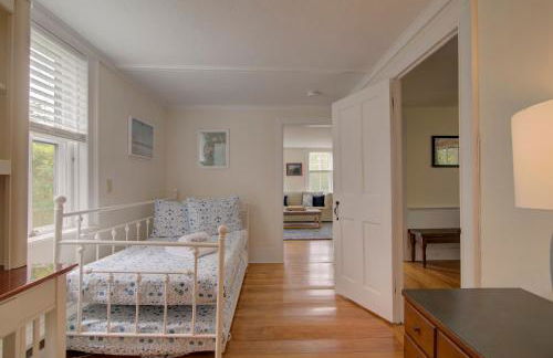 Short drive to town and popular beaches - Photo 24