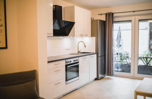 HUGOS Studio Apartment - Photo 4