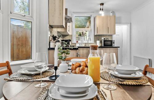 Citylink Spacious 5-Bedroom House,Wi-Fi,Easy Access to Excel and Central London - Foto 10