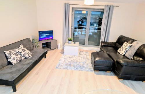 Waterfront Quayside Apartment with secure parking & lift, Ideal for Mobility Users - Foto 38