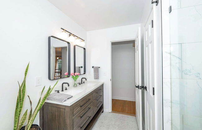 Top Notch City Escape w King Bed - Foto 28