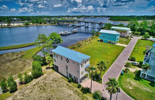 Riverfront Carrabelle Home with Furnished Patio! - Foto 29