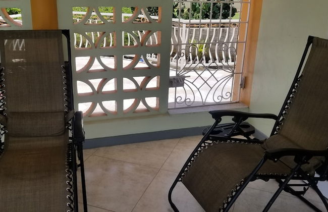 Holiday House Second floor Ste - Photo 54