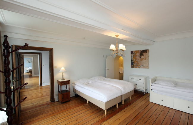 Group Villa With Pool & Sauna - Photo 23