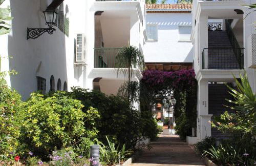 Apartment in El Presidente Beach Side New Golden Mile - Photo 36