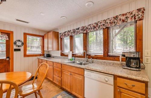 Private Dock and Beach! Lake Norman Cottage Hideaway - Foto 13