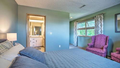 Lake House with Hot Tub - 1 Mi to Surf n Slide - Foto 5