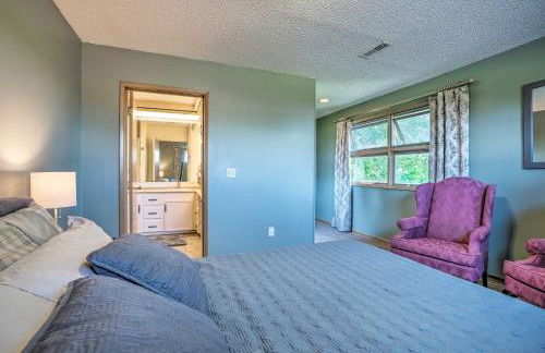 Lake House with Hot Tub - 1 Mi to Surf n Slide - Foto 5