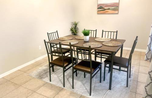 Entire Disney Retreat Home minutes from Disney, Shopping, and Restaurants 4br,2ba,7beds sleeps 10 - Foto 13