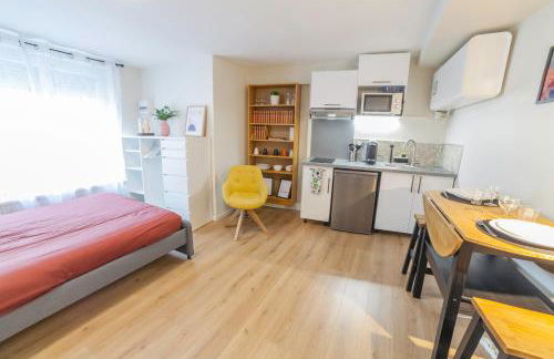 PRESTIGELOC - 3 Studios au Choix - 2 avec Sauna privé gratuit, 1 avec 3 Couchages, Centre-ville - Foto 12