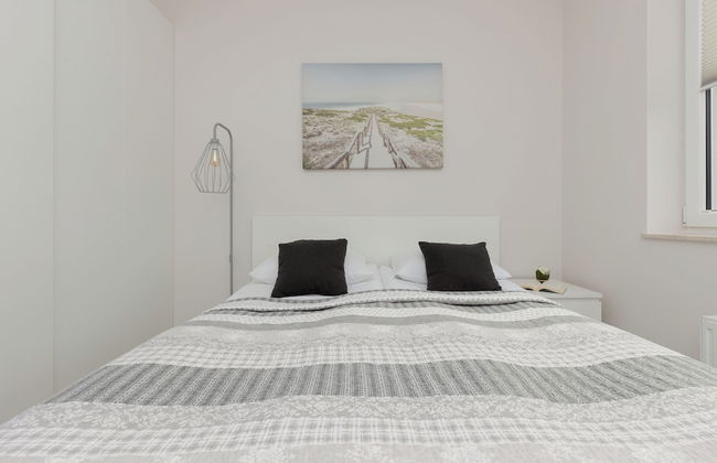 Comfy Apartment With Parking by Renters - Photo 6