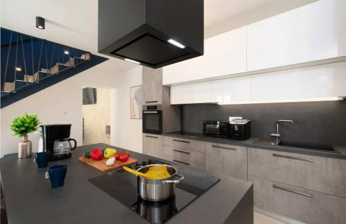 Designer Villa Simone - Modern & Heritage Style with Office - Foto 47