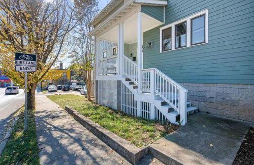 Tranquil East Nashville Zen Retreat with 2 Patios, Garage Parking, Yoga Mats Included, Covered Patio and Deck, Walk to Five Points Dining & Bars, Board Games, 10 Min to Broadway, 24 Hr Hospitality - Foto 12