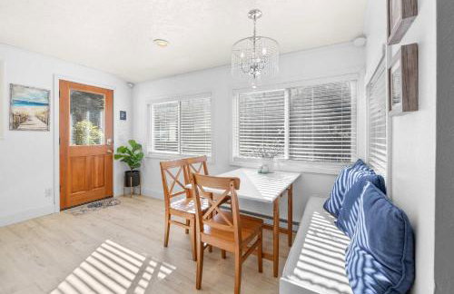 Bright Beach Town Bungalow - Foto 11