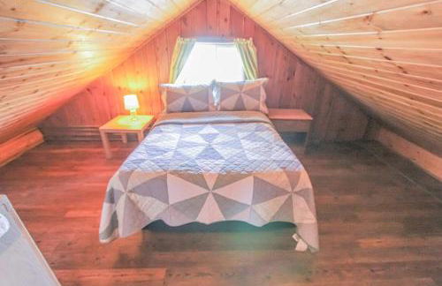 Sunnyside 3BR 1BA Relaxing Lakefront Retreat - Foto 26