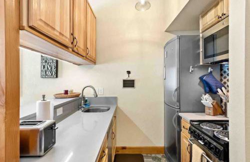 TahoeCozy with Pool Hot Tub and Near Northstar - Foto 20