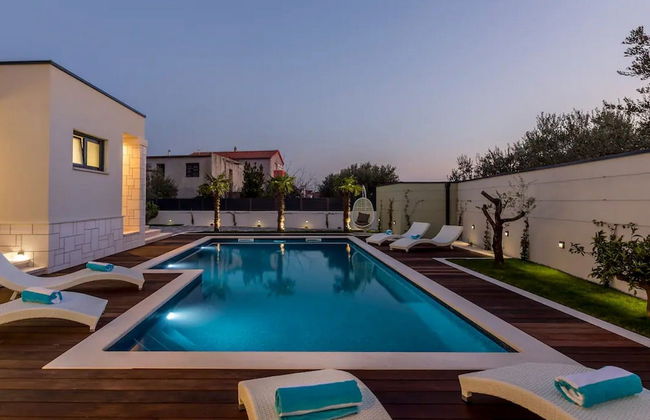 Sophisticated Oasis Residence Villa With Pool - Foto 29