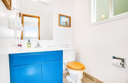 Radar Road Retreat Vacation Rental - Photo 13