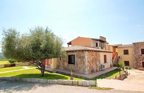 Residence with swimming pool just 5 minutes from Budoni, apartments with air conditoning and private outdoor area - Foto 6