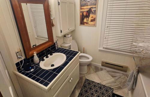 Historic Old Oak Cottage-Great water views! - Foto 23