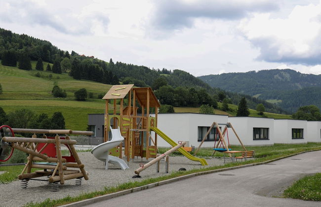 Pleasant Chalet on the ski Slopes - Photo 13