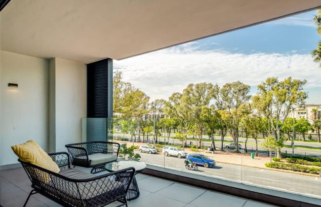 Urban Chic Apartment Close to Waterfront Warwick - Photo 1