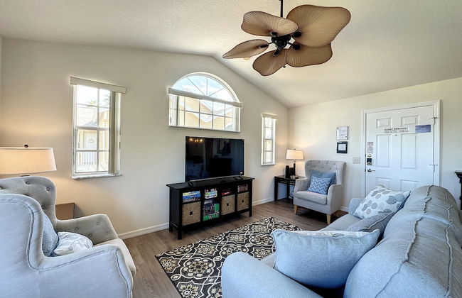 Lovely 3 bed Condo Near Disney Quiet Community - Photo 2