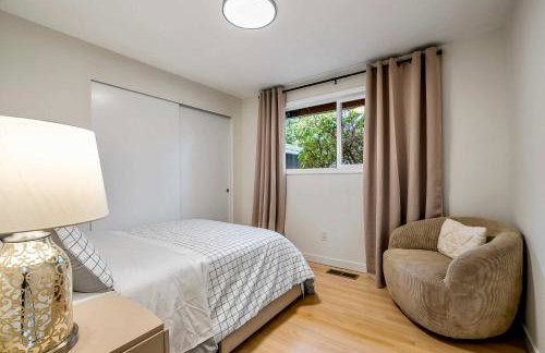 Serene Sunlit Retreat - Remodeled with EV charging and AC - Foto 31