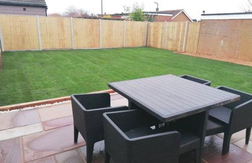 Modern Coastal 2 Bedroom Home to Relax and Unwind - Foto 25