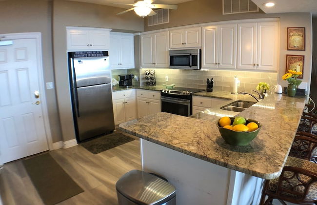 Astonishing Beacfront Condo with 360 sqft Balcony Facing the Ocean - Unit 0302 by RedAwning - Foto 7