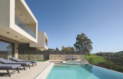 Venerato Villas Ampela & Apolonia, with Pool, Spa Whirlpool & Heritage, By ThinkVilla - Foto 5