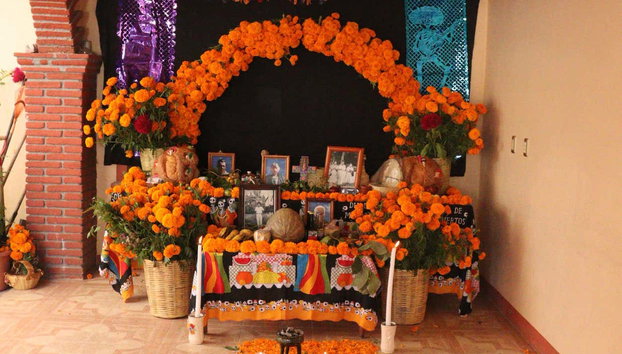 Tour por Oaxaca del Día de Muertos - Foto 2, Un altar hecho en una de las casas del barrio