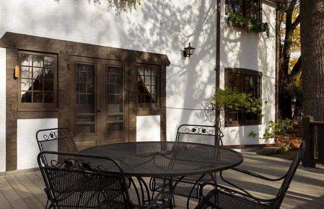 Castle on Glen - 3 Bedroom Home - Photo 17