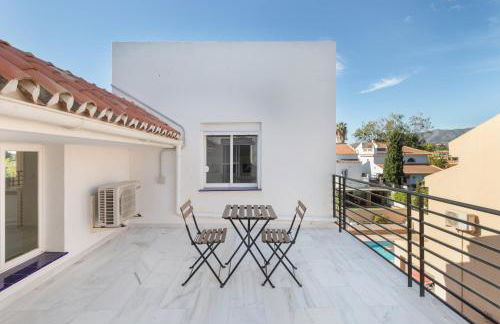 Luxurious And Modern Family Home - Photo 21