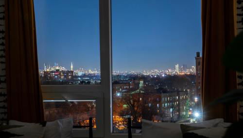 Bright and Bold Escape with NYC Views and Free Parking, Sleeps 9 and 2 Baths - Foto 2