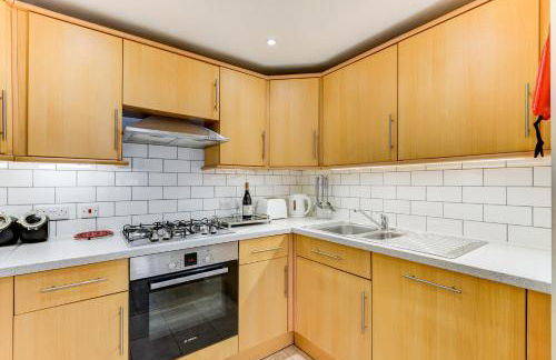 Redhill town centre apartment by Livingo - Foto 11