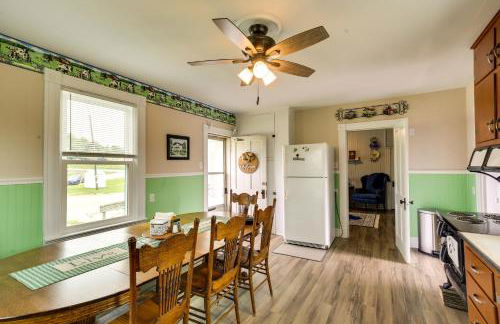 Peaceful Country Home in Serene Setting with Yard - Foto 16