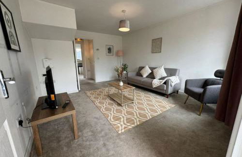 Bolehyde House, Sleeps 6, 3 Bedrooms, North Swindon location, Parking - Foto 2