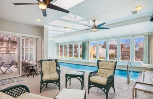 3 bedroom w indoor pool hotub - Foto 1