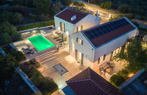 Villa True Oasis with Heated Pool - Photo 28