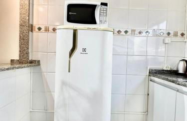 Ape Elegance com ar condicionado cama queen no centro - Foto 35