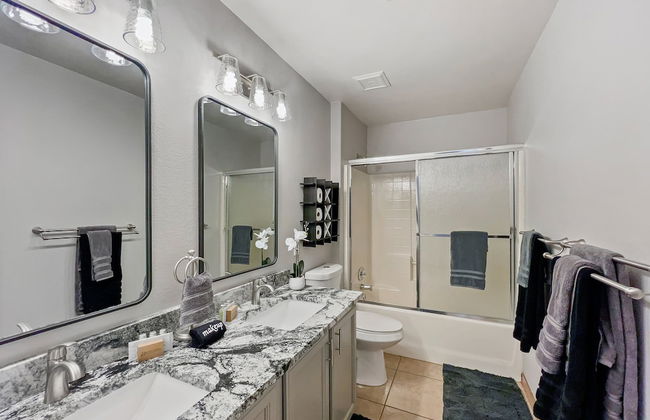 Kimberly Surprise - Photo 21