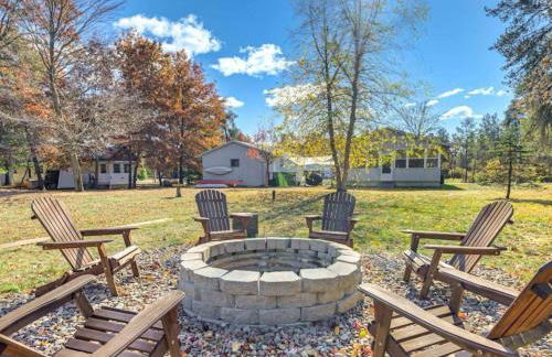 Family-Friendly Cabin Getaway On Castle Rock Lake Space to Relax & Play - Foto 1