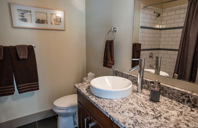 Selkirk Snug by Revelstoke Vacations - Photo 17