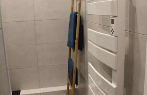 Appartement Central à Briey : 2 Ch, Cuisine équipée, Proche Commerces et Activités - FR-1-584-105 - Foto 7