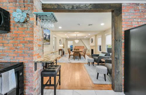 Merrimon Manor Historic Remodel - Foto 1