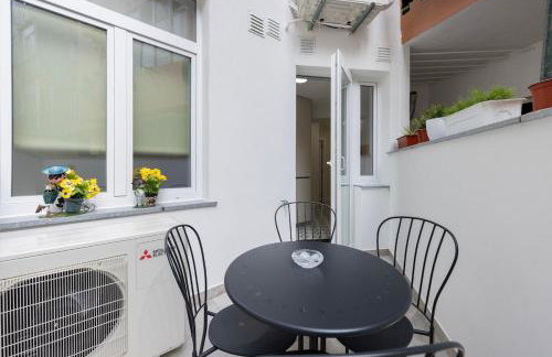 Modern 2BR Apt with Patio & AC - 0E - Foto 35