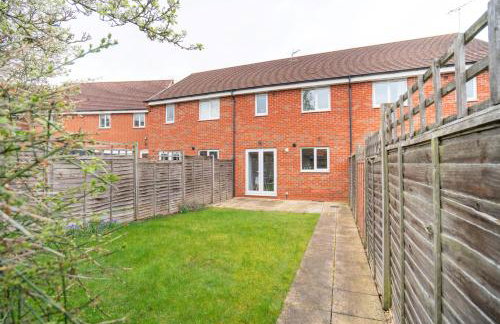 Central location -3 Beds, 2 baths , off-street parking, fast Wifi, sleeps 7 - Foto 21